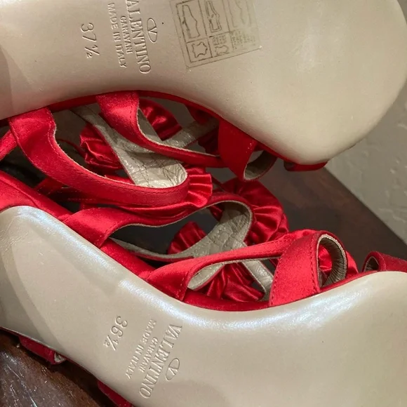Valentino Garavani Red Satin Strappy Bow Heels, MISMATE, Right 7.5, Left  6.5 - Picture 11 of 13